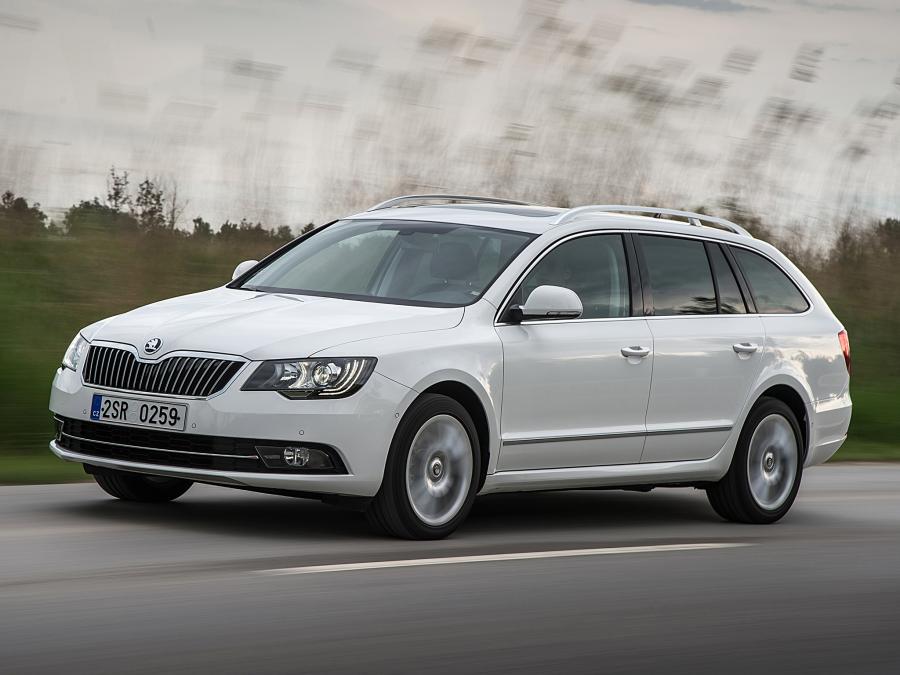  Skoda Superb Combi 2013 года  (фото 8 из 21)